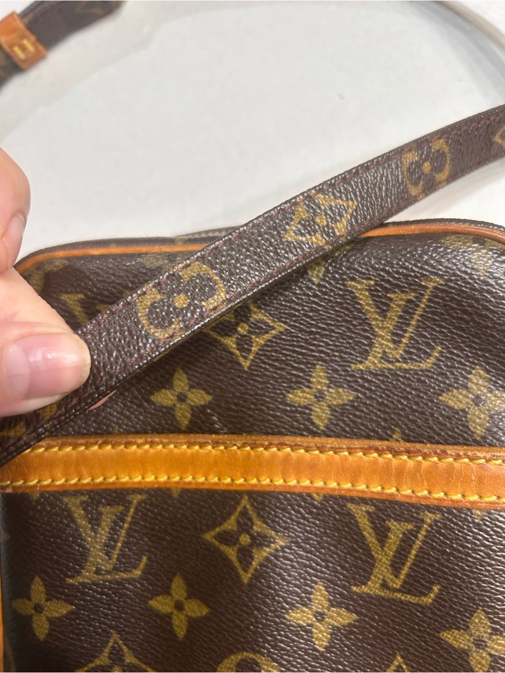 Authentic Louis Vuitton Brown Monogram Crossbody Bag with flaw - Picture 2 of 16